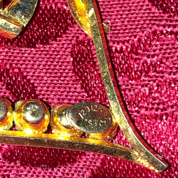 Set of Vintage 12kt GF earrings and brooch - Picture 7 of 9